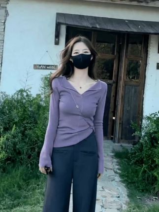 #V领针织打底衫