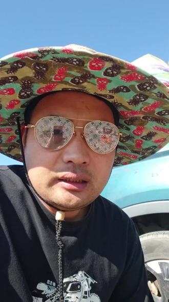 长途自驾小技巧轮胎胎压打高点 自己几年自驾下来,经验总结胎压高反倒不容易爆胎,尤其是过坑的时候。