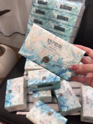 哈哈!商家越卷我越开心!!9点99到手12大包 #桔子姑娘 纸巾 ,油墨画的包装很难不爱啊!还是原生木浆纸,加大加厚的纸张,韧性嘎嘎好!这种家用消耗品,趁划算赶紧多囤点#好用的大包纸巾推荐#纸巾 #生活用纸