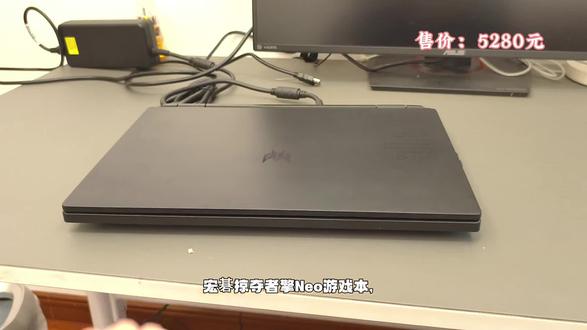 宏碁掠夺者擎Neo游戏本,配置13代i9-13900HX处理器,RTX4060 8G独显,16G DDR5内存,16寸2.5K165Hz高清屏,1T固态。内置双风扇五热管,其中1个风扇为第5代3D刀锋速冷金属风扇,CPU表面添加了液金散热,内置2个内存插槽和2个M.2硬盘位,扩展潜力也是主流水准。
宏碁新配置的掠夺者·擎Neo售价与二三线品牌同配竞品持平,而宏碁又有着一线品牌,更好的良品率和售后光环的加持,号称平民战神。该机器购于2023年12月,成色完美,全原装无维修,硬盘通电仅800多小时,功能全部正常,开机流畅,性能稳定。单机带原装电源适配器。
#宏碁掠夺者擎neo #二手游戏本 #游戏本推荐