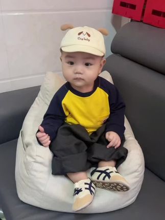 男孩子穿亮色也太好看了吧!!#我的男孩👦🏻 #早秋搭配 #萌娃穿搭 #人类幼崽越养越上头 #儿童长袖