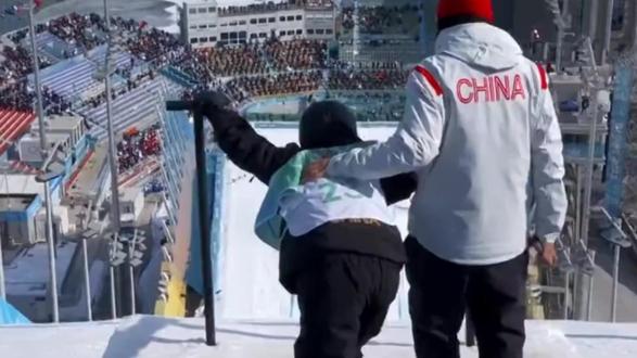 海外澳洲看比赛,冬奥会开幕式/赛程攻略!地区限制/打不开解决方法~
#海外生活 #澳洲留学 #冬奥会开幕式 #体育比赛 #苏翊鸣