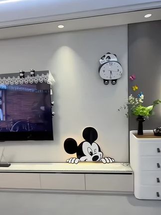 熊猫钟表客厅墙上挂钟家用静音石英钟新款时钟日历创意挂表免打孔#创意熊猫挂钟 #完美搭配 #美观实用 #家居好物 #好不好看你们说了算