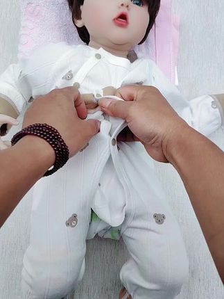 方便穿脱又不勒的#分体套装,纯棉面料,柔软舒适,裤子按扣设计好换纸尿裤,单穿打底都可以,关键上衣+裤子一套还不柜#母婴好物#新生儿 #萌娃穿搭 #新手妈妈