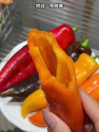 挑战一星期晚餐吃甜芭莱姆彩椒!它真的是我吃过又甜又脆又爆汁的辣椒!脆甜多汁维C满满!直接吃或者炒菜都很绝!#新鲜应季水果 #口感特别好 #甜芭莱姆彩椒 #辣椒 #辣椒拌水果