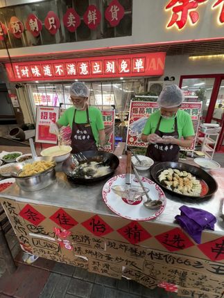 重庆社区串串竟然实现大虾自由! #后厨现炒颠勺选拔赛 #寻味烟火气 #交出你的宝藏烟火小店 #用烟火小店打开中国美食地图#余佳怡精选串串