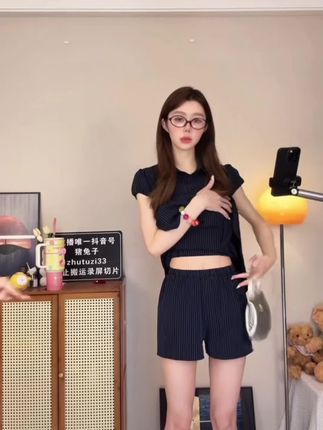 翻领条纹带安全裤衬衫连衣裙 优秀的金蘑菇翻领条纹百褶衬衫式迷你带腰带安全裤连衣裙舒华同款#好物推荐🔥 #显瘦穿搭 #小个子穿搭 #不挑年龄不挑身材 #面料柔软舒适