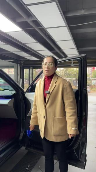 在桂林装氛围灯哪家最靠谱 长安uin-z安装24灯位幻彩氛围灯的效果#北极光新翔汽车改装升级#长安uin-z#氛围灯#幻彩氛围灯