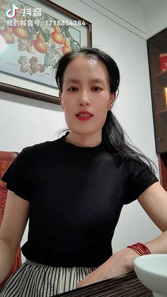 🌈四边形判定易混淆,
🌈思维导图计心上。
🌈折叠前后等边角。
🌈折线垂直有平分。