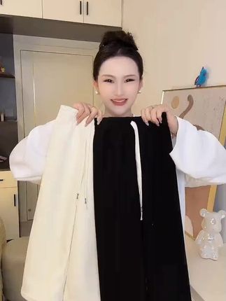像这种灯芯绒的休闲裤,随便搭个卫衣或者小外套都很好看,里面是加绒的设计,穿起来暖和又舒服,这个价格能买到这么好的质量,真的很划算!#雪尼尔阔腿裤 #直筒裤 #百搭神裤 #加绒加厚 #神裤