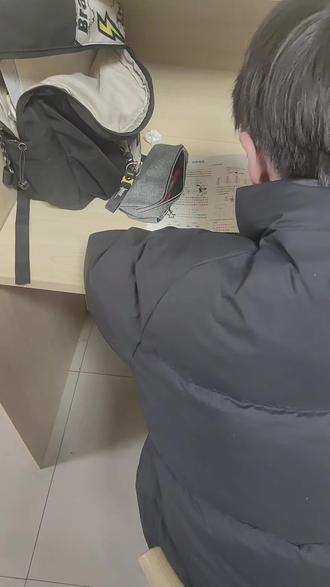 喜报神兽期末首战告捷,物理从40到61分👏,这次成绩代表不了你的未来,但是验证了你努力成果,愿你不骄不躁,继续加油💪💪💪……