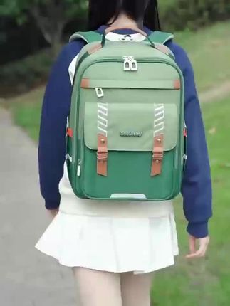 卡米羊专为1至6年级小学生设计的云朵书包,科学减压,质量很好,颜值很高,前面有口袋,可以装作业本和文具,两侧可以装水壶和雨伞,开学必备!#学生书包#开学书包#双肩背包#儿童书包#开学必备