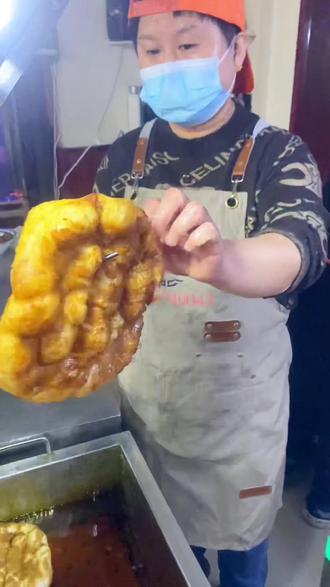 糖饼炸制过程 #油条 #糖饼