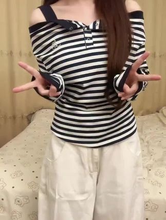 好好看的慵懒条纹T恤,很适合早秋穿搭~#早秋穿搭 #秋天穿搭 #韩系穿搭 #慵懒风穿搭 #条纹控