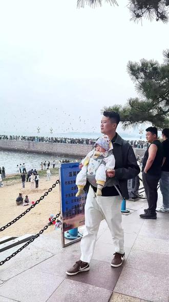 带六个月的宝宝去海边有什么意义#带娃去海边 #宝宝海边初体验 #男人带孩子 #宝爸 #爸爸带娃