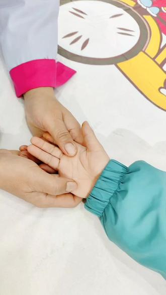 今日立春,按按小手,健康常伴。🌸🌿 #同城#宝马#小美医生小儿推拿#立春养生 #手部按摩