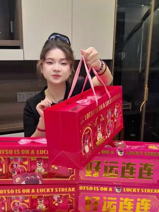 来来来,今年别家娃都有的礼物,咱家娃可不能少了 #中秋节 #中秋礼物