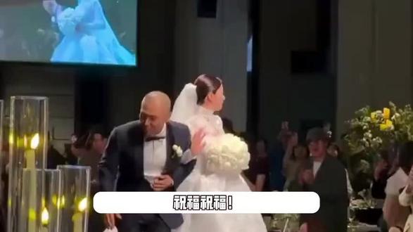 前奏一响,DNA动了!韩国知名女团成员大婚,新娘忍不住Dance,婚礼秒变演唱会现场