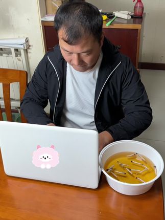 家里多备一些这种一次性烟灰缸,淡淡的清香,高端大气上档次,用完直接扔掉,干净又卫生#烟灰缸 #爆款热卖中