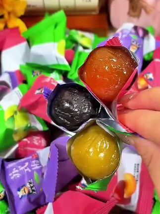 一箱20-24颗梅满300g的梅子蜜饯,青梅味超绝,独立小包装超方便!吃了还想吃,快来尝尝。#一箱梅满300g梅子蜜饯#抖音零食推荐 #好吃到停不下来 @DOU+小助手