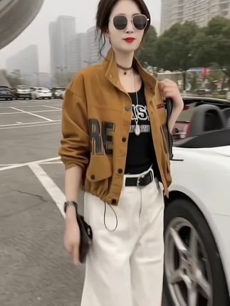 #初秋一周不重样穿搭 #减龄显瘦穿搭 #穿出高级感 #时尚气质牛仔外套 #短款外套