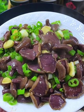 这个红乳牛肝处理的很干净
