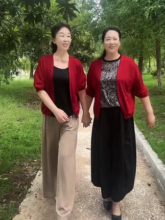 俩猴来人间这一趟…活好自己才漂亮…活它个开开心心…活它个坦坦荡荡…#抖音对口型 #这歌唱的也太真实了吧 #活好自己才漂亮