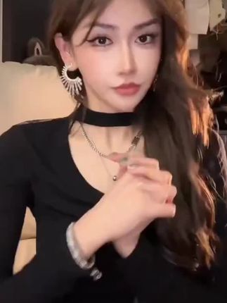 【大美女的醉爱】小心机蕾丝露背拼接挂脖v领上衣#谁穿谁好看 #纯欲天花板 #御姐范儿