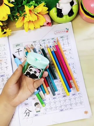 简单方便又好用的削笔刀,而且削的纸屑也不会乱飞#削笔刀 #学习用品 #文具用品