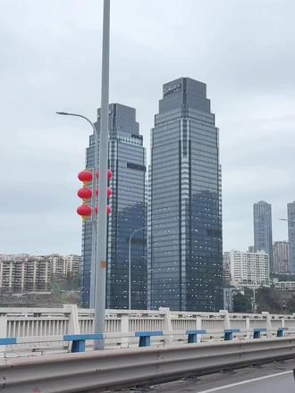 峰俊妹假期来重庆这样打卡!!!附机位!!
#时代少年团打卡地 #时代峰峻 #长江国际