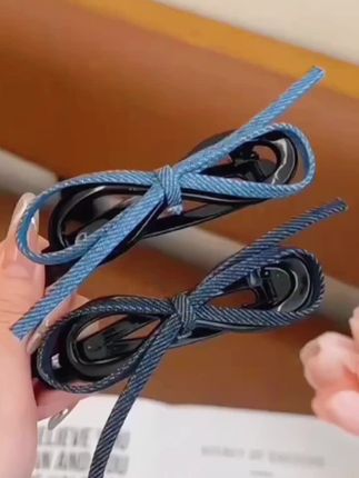谁懂这个新款牛仔蝴蝶结发夹的含金量啊?舒适不硌头,用一次就爱上了! #头饰发饰 #蝴蝶结发夹 #发型教程 #发夹