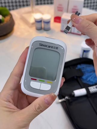 家里有需要测血糖的,用这个三诺血糖仪再也不用心疼试纸用的太快了,大品牌的测量精准又方便#血糖仪#三诺血糖仪 #智能血糖仪#超便宜超划算