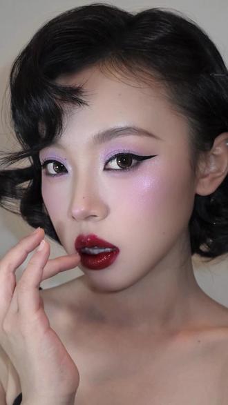 妆教|紫水晶复古名伶妆🔮
我的美美姐妹们,妆教来了~
#妆教
#复古名伶
#化妆师教程
#紫色眼影
#红唇