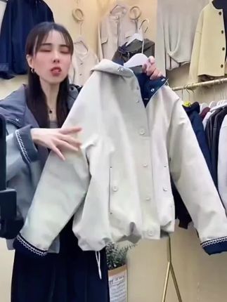 连帽短款棉衣棉服女秋冬新款韩版宽松显瘦上衣休闲刺绣加棉外套潮#连帽短款棉服#秋冬新款#休闲棉衣#刺绣加棉外套#穿出高级感