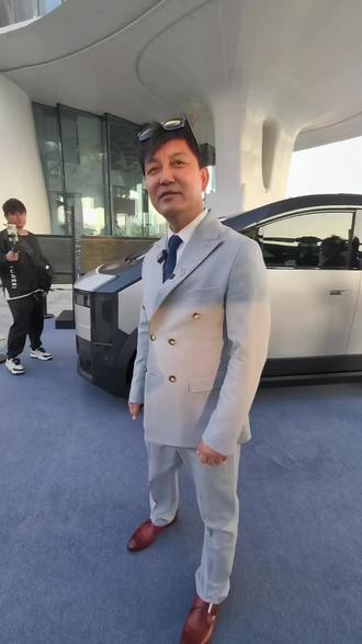 村长锐哥一分钟教开小鹏飞行汽车 小鹏飞行汽车,跟玩游戏机似的,好开。
#小鹏 #小鹏汽车 #飞行 #汽车 #汽车人共创计划