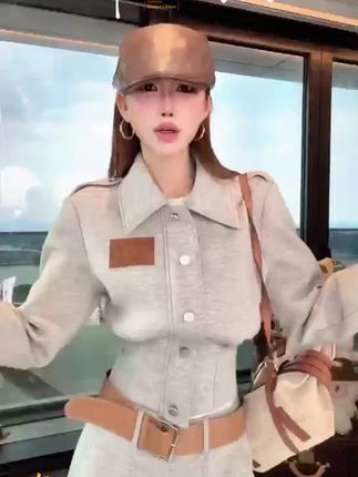 不是姐妹这款真的好飒啊,上身自带显瘦气质感,真的好飒啊!#大码女装120斤到220斤 #帅呆啦 #套装#飒飒飒 #大码搭配