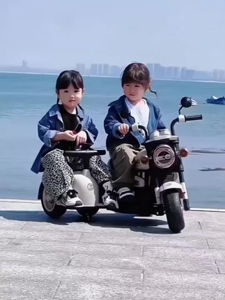#儿童电动摩托车#儿童电动车#儿童电动摩托车三轮车 #骑上我心爱的小摩托 @巨量千川 @DOU+小助手