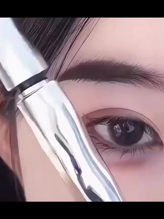 无限回购的一款#睫毛膏 钢管凹槽设计,只刷毛不刷皮,刷出来的睫毛也是根根分明的#太阳花睫毛 #睫毛膏推荐@DOU+小助手 @DOU+好生意