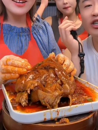 #氨糖软骨素无蔗糖3盒 #氨糖软骨素高钙#太好吃了 口感很好,越嚼越香,满嘴的奶香味,大人小孩都爱吃