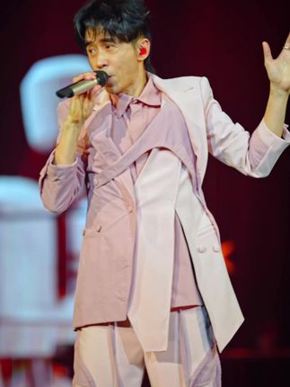 就是这个熟悉的旋律承载着我们太多的回忆 #演唱会现场live #演唱会现场 #演唱会 #光良 #大连
