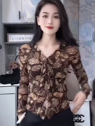 V领荷叶边印花抗皱小衫T恤女2025年秋季新款豹纹小众长袖洋气上衣#气质减龄#修身显瘦 #高端大气#高级感穿搭 #优雅气质