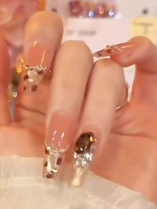 【落日豹纹】爆闪锆石气质豹纹美甲穿戴甲片夏天短款显白美甲贴片#网红美甲款式 #显白美甲 #神仙美甲 #爆闪美甲 #女神必备