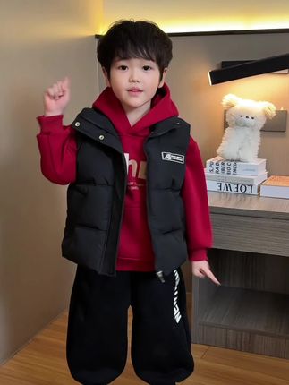 相信我,千万不要觉得孩子长得快,衣服随便穿穿,那种骨子里透出来的自信是从小培养出来的#高品质童装 #潮酷穿搭 #童装童品