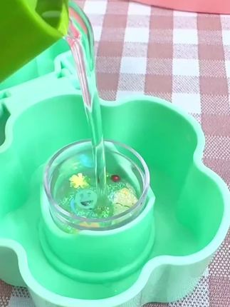 充满少女心的diy手作水晶球,完成后还是挂件配饰,女儿可太喜欢了!#手工diy #diy水晶球 #儿童玩具 #解压玩具#益智玩具