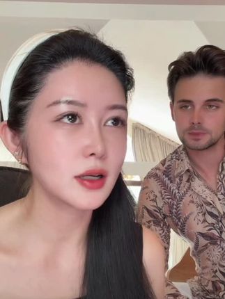 棉签这个东西看着不起眼,没了它还真不行,像这种掏耳屎、画细节妆、整理睫毛都是离不开它的,而且它还是双头的,特别方便#化妆棉签#棉花签#盈公主#盈公主在罗马尼亚#化妆必备