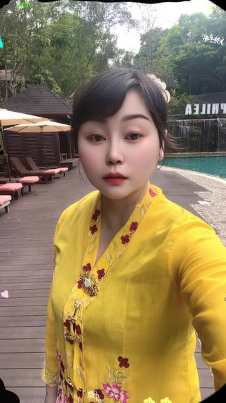 来马来西亚🇲🇾当然
要尝试一下娘惹服