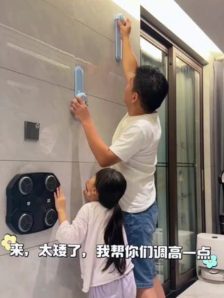 遗传不足努力来凑,在可以干预的年龄,全力以赴不给将来留遗憾,成长关键期,不管学业多忙,每天坚持运动#摸高跳 不给将来留遗憾!#培养孩子好习惯#育儿经验分享#一起锻炼