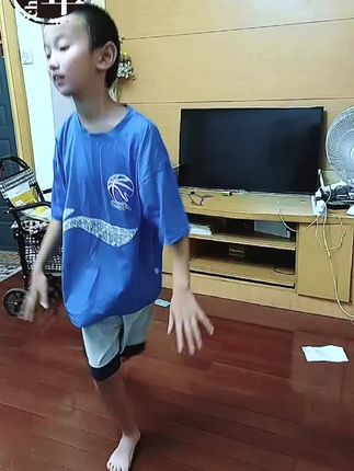 儿童篮球 #热爱篮球的小帅哥#双拍双跨篮训练#可以锻炼身体协调性和注意力不集中#大人小孩都可以练习,5号篮球7号儿童篮球耐磨橡胶蓝球防滑#体育用品