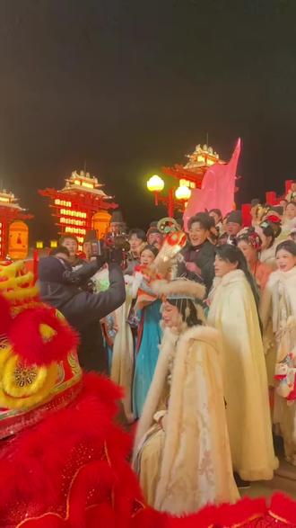 怎么不算一种合影呢#河头老街 #吕小布 #孙艺洲 #稀罕您来