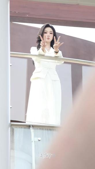 好幸运 遇到了全世界最温柔的姐姐🥹@晋宜JINY #张晋宜 #有效驯化 #沈薇 #拍摄花絮